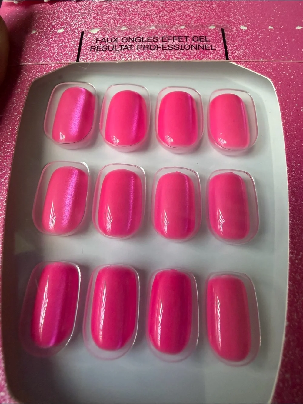 OPI xPRESS/ON Neon Pink Cat Eye Press-On Nail Set